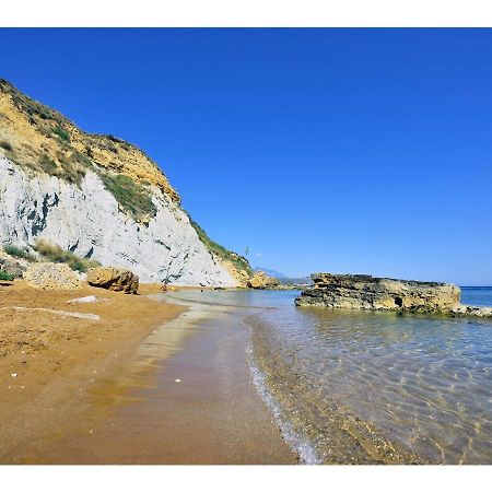 Apollonides Seafront Villa1 Aoede 릭수리 외부 사진
