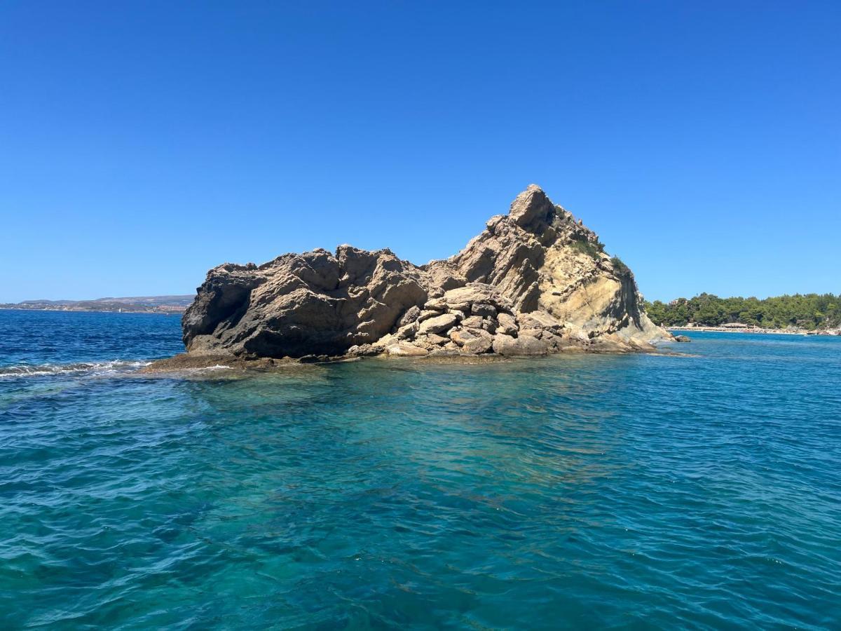 Apollonides Seafront Villa1 Aoede 릭수리 외부 사진
