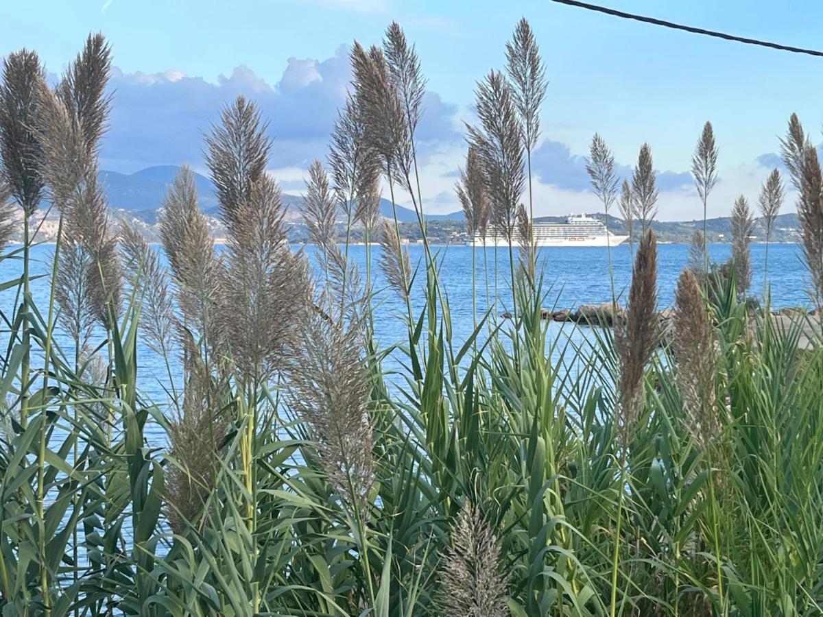 Apollonides Seafront Villa1 Aoede 릭수리 외부 사진