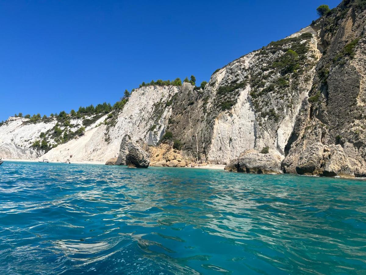 Apollonides Seafront Villa1 Aoede 릭수리 외부 사진