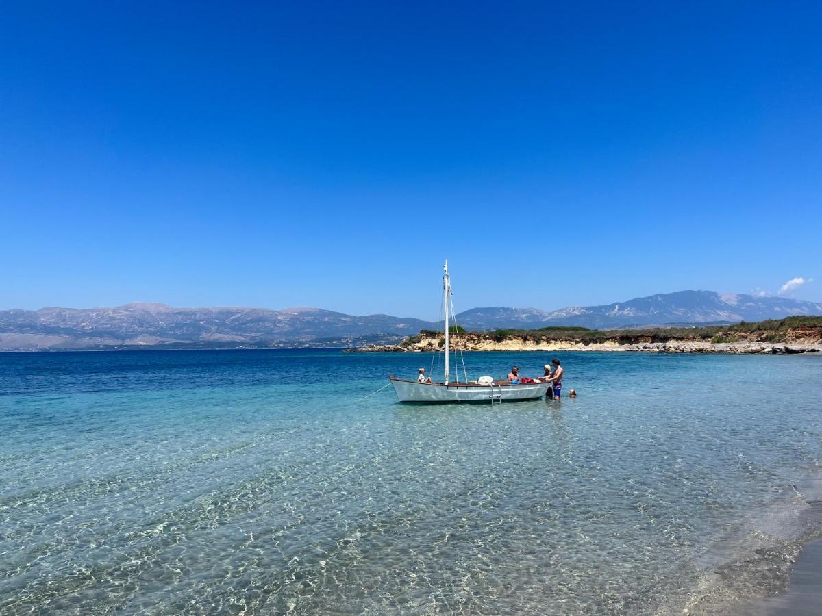 Apollonides Seafront Villa1 Aoede 릭수리 외부 사진