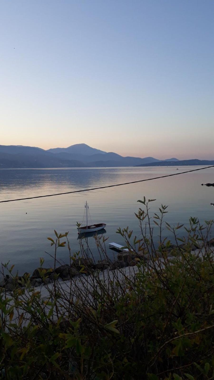 Apollonides Seafront Villa1 Aoede 릭수리 외부 사진