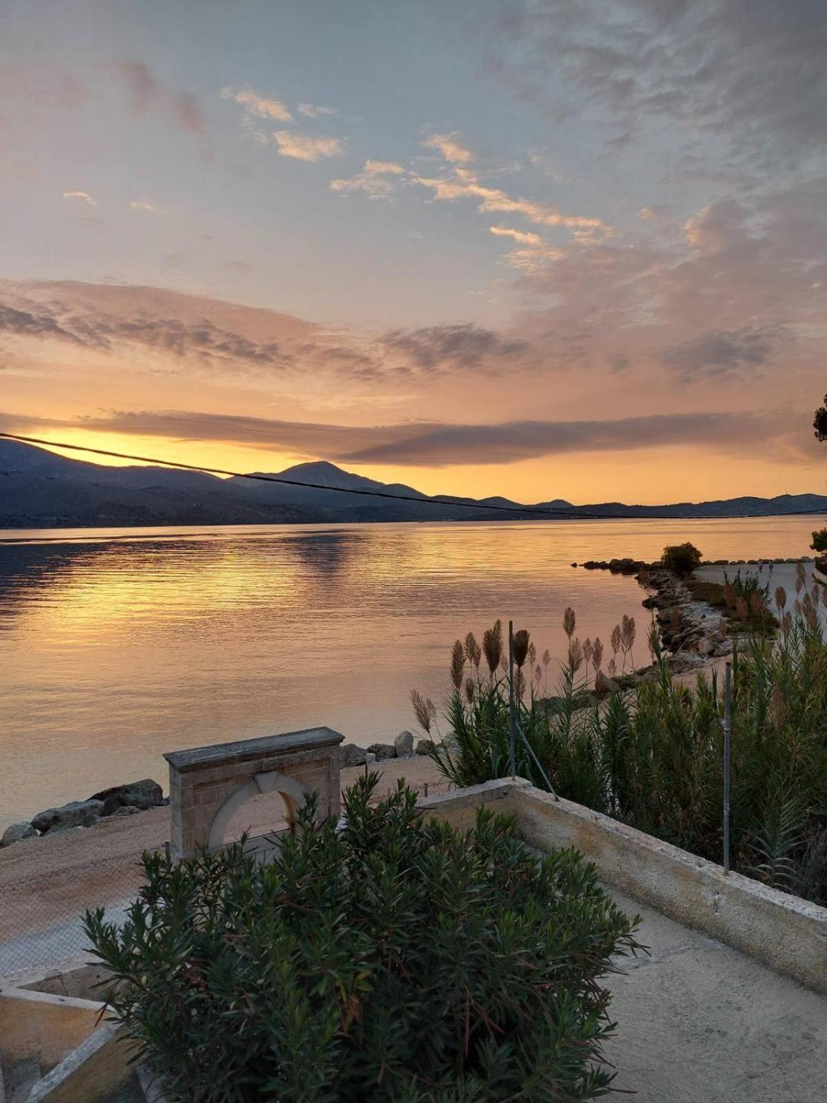 Apollonides Seafront Villa1 Aoede 릭수리 외부 사진